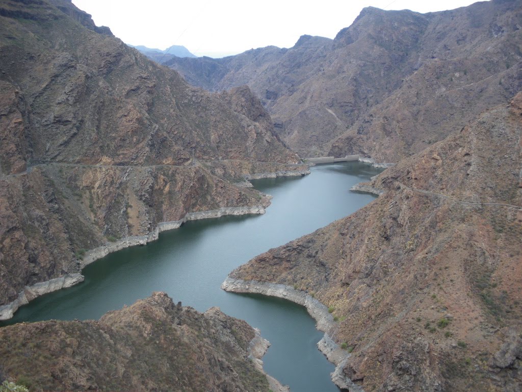 Presa del Parralillo by S. Jimenez