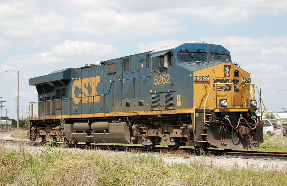 CSX Transportation GE ES44DC Locomotive No. 5262 at Mulberry, FL by Scotch Canadian