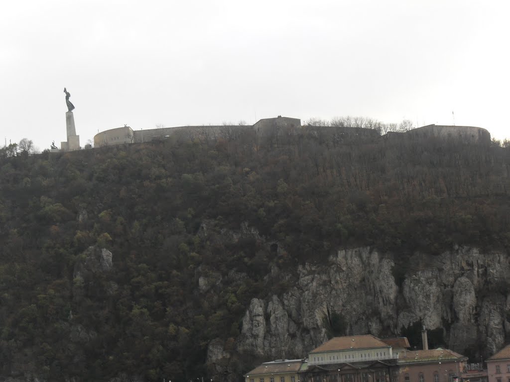 A Citadella a Gellért hegyen. The Citadel on Gellert Hill by kisgyula