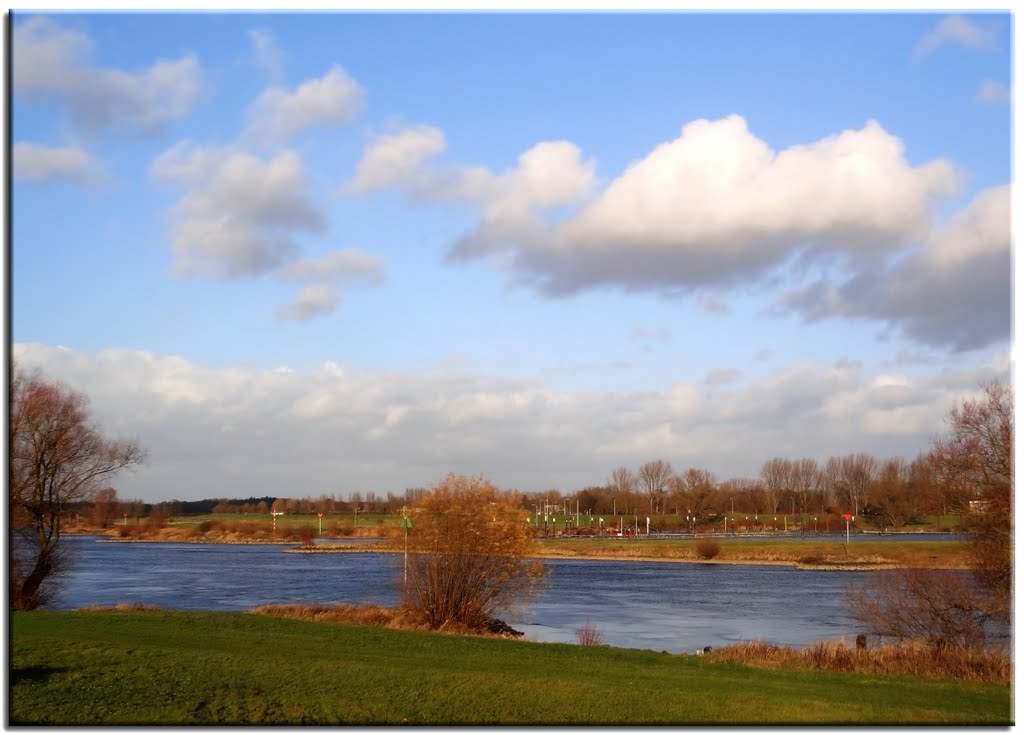 De IJssel nabij Terwolde by Martin Podt