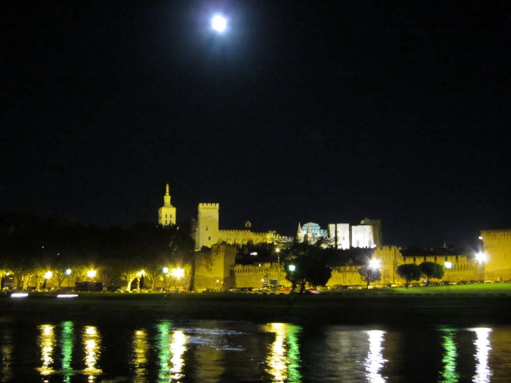 Vollmond über Avignon by frferdd