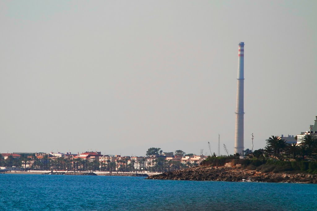 Cubelles (vista des de Vilanova) by Josep Lluís Grau