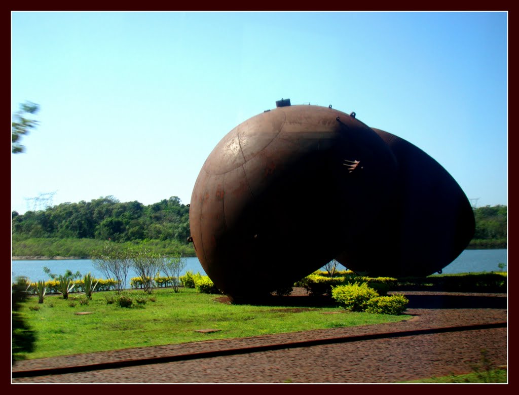 Itaipu Binacional, Brasil/Paraguay by Rosinei Vasconcelos