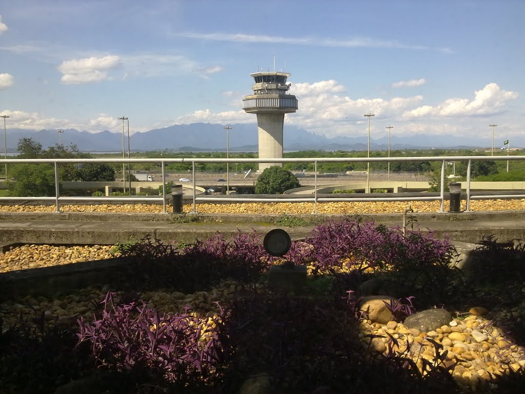 Torre de Controle do Aeroporto Internacional do Rio de Janeiro - novembro de 2011. by Carlos Roberto Capis…