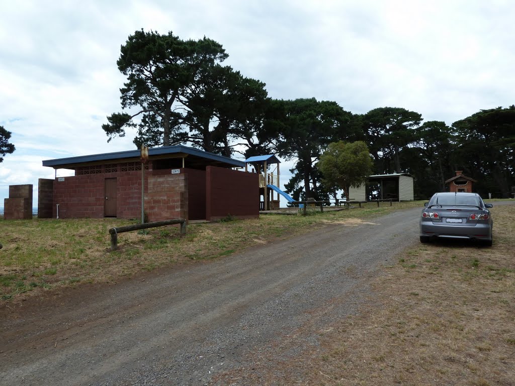 Red Rock Reseve Picnic Area/Toilets by Goldfish