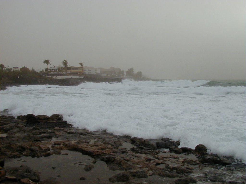 Winter gales in Lanzarote by robcarrich