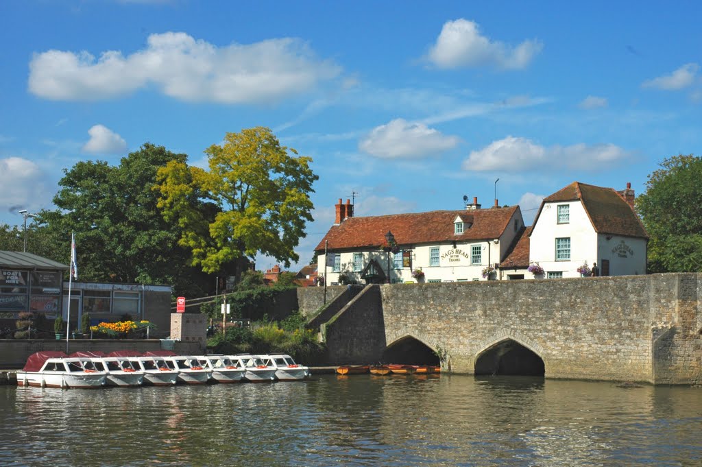 The Nags Head on Abingdon Bridge by Bressons_Puddle