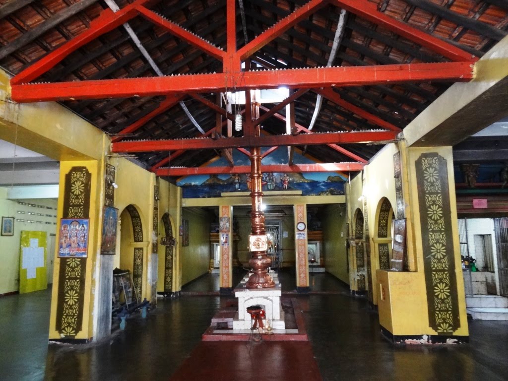 Vavunathivu, Batticaloa, Sri Lanka by Senanayaka Bandara