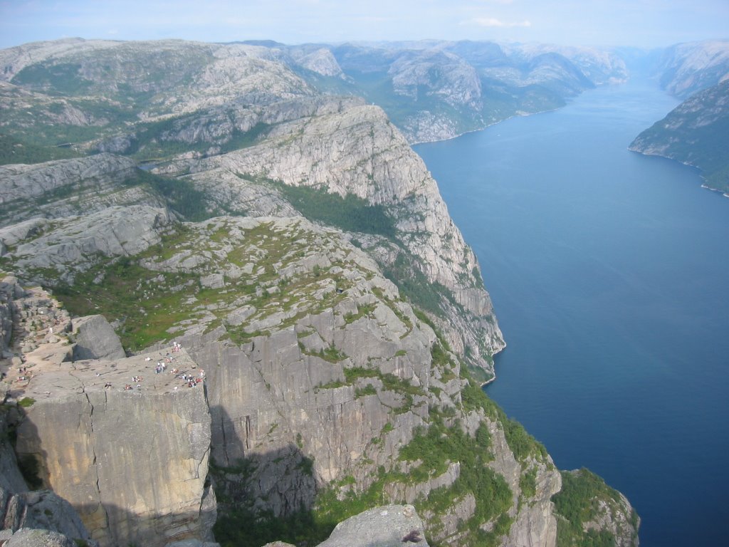 Preikestolen (Lysefjord) by AlterSchwede8