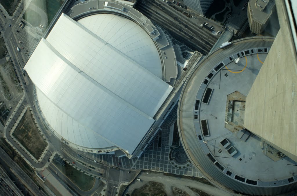 Toronto from CN Tower 1991 by Degalum