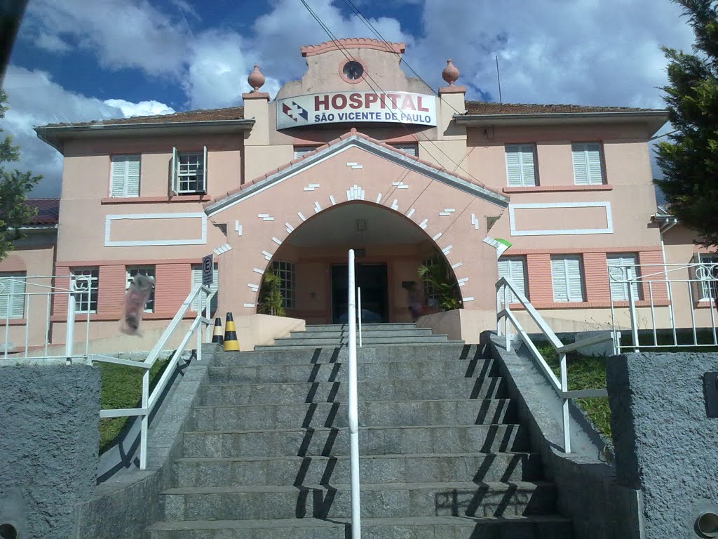 Hospital São Vicente de Paulo by rdrigo