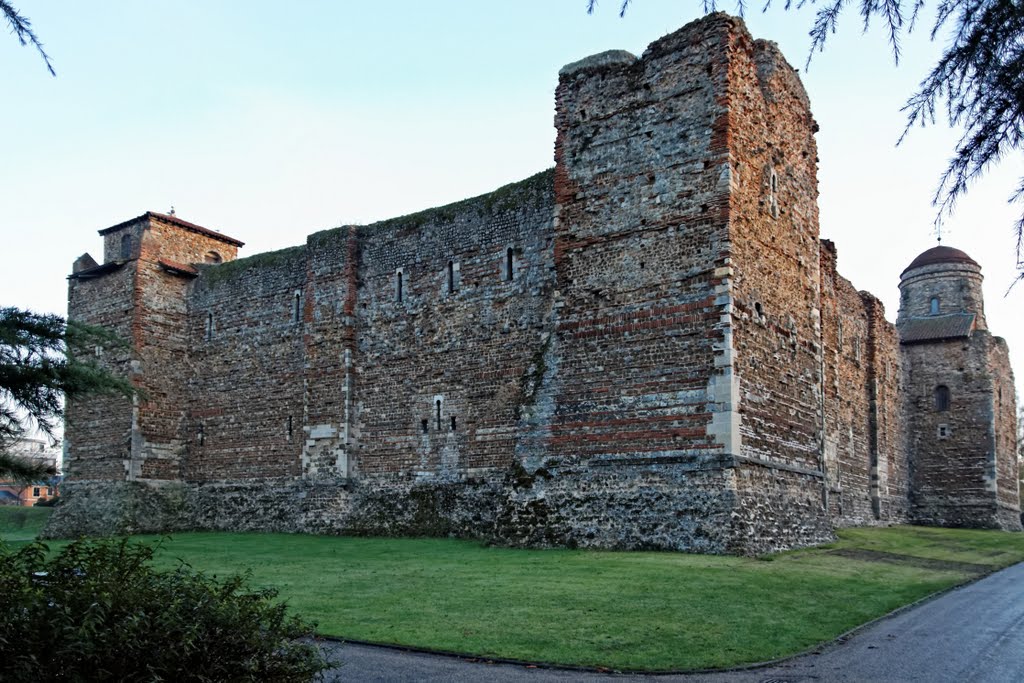 Colchester Castle, rear from NE, Nov 2011 by Keith Beckett (keith…