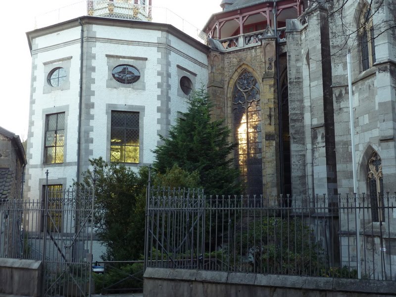 Sonne durchflutet die Fenster der Probsteikirche St. Kornelius by Ralf Houven