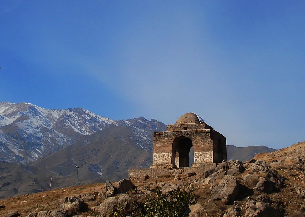 Chartaqi of Niasar (a Solar Observatory or Calendric Building), Sassanid architectural Art, Nov 2011 by M.abdi