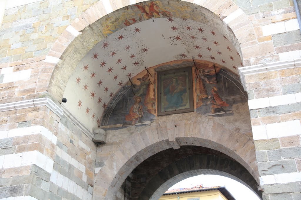 Lucca, Porta San Gervasio by Fabrizio Monsagrati