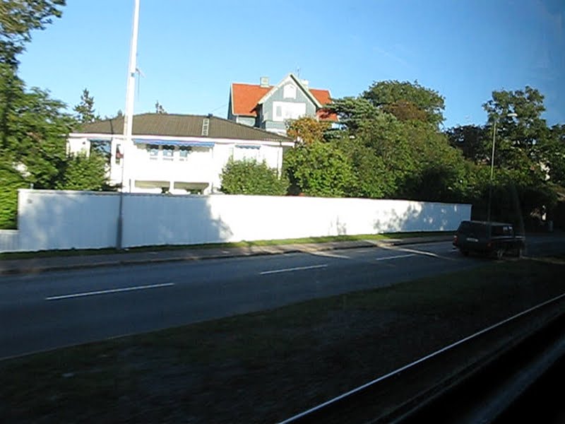 Utsikt från en spårvagn / view from a tram, Saltholmsgatan, Göteborg, 2010 by Biketommy