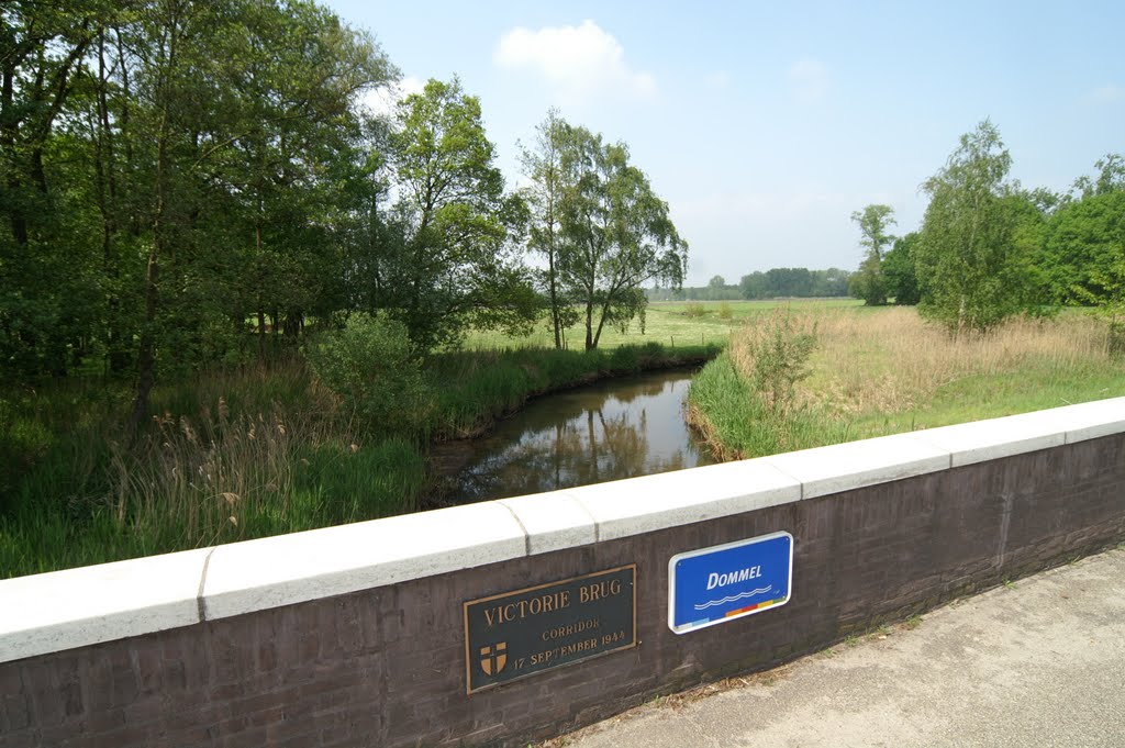 Victoriebrug - plaquette by stevenvanValen+hannekeRolloos