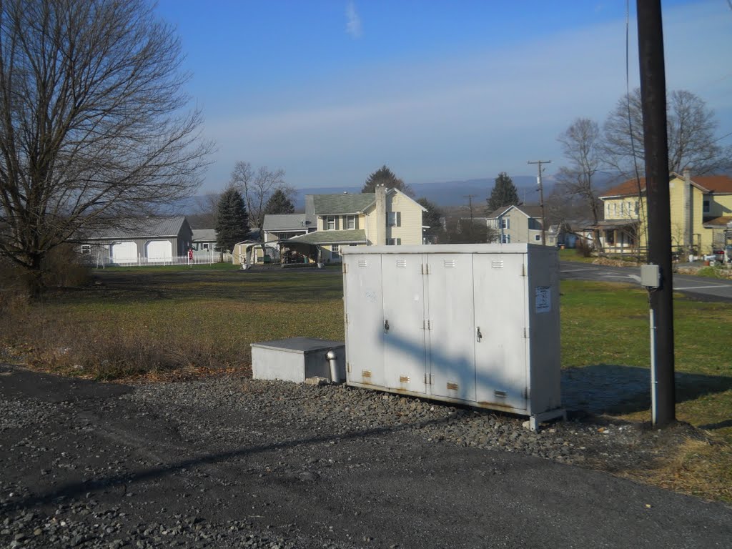 Railroad crossing, Granville, PA by Conrail84