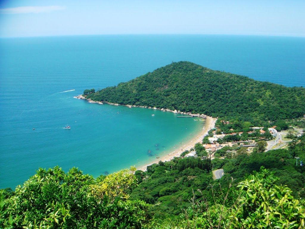 Praia da Laranjeira - Balneário Camboriú SC by Elaine.Idalgo