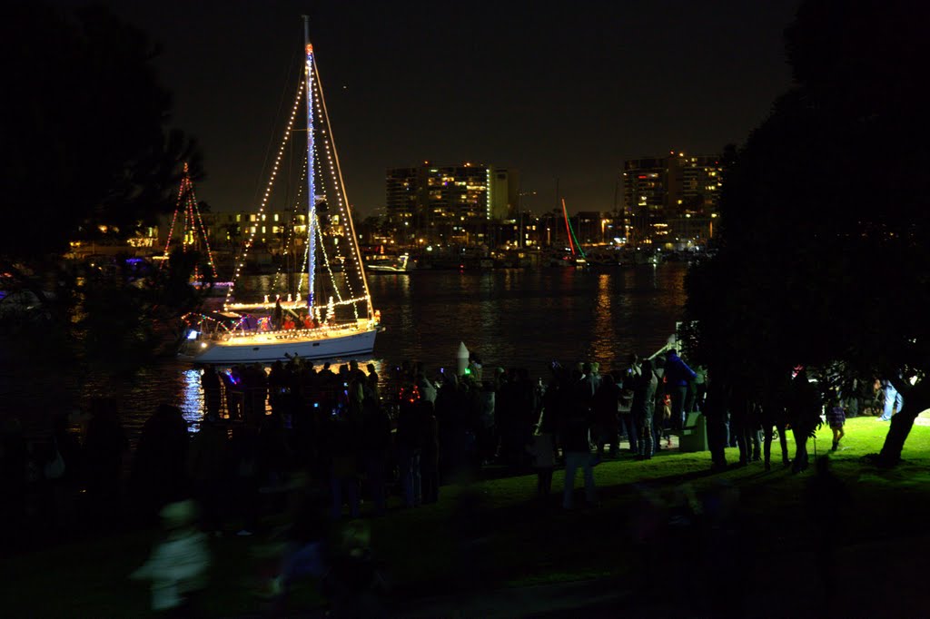 Christmas parade in Marina del Rey, CA, USA by alek solo