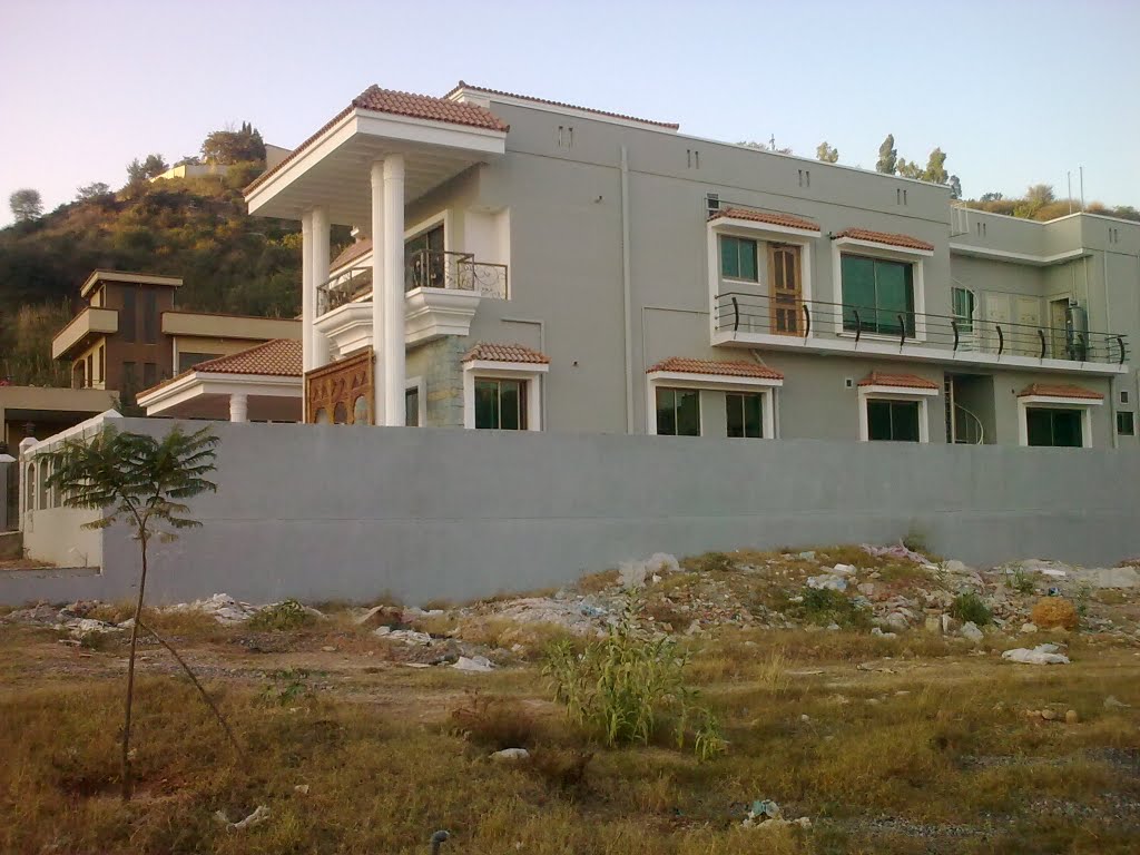 Newly Const House in DHA Side View by zamzama35