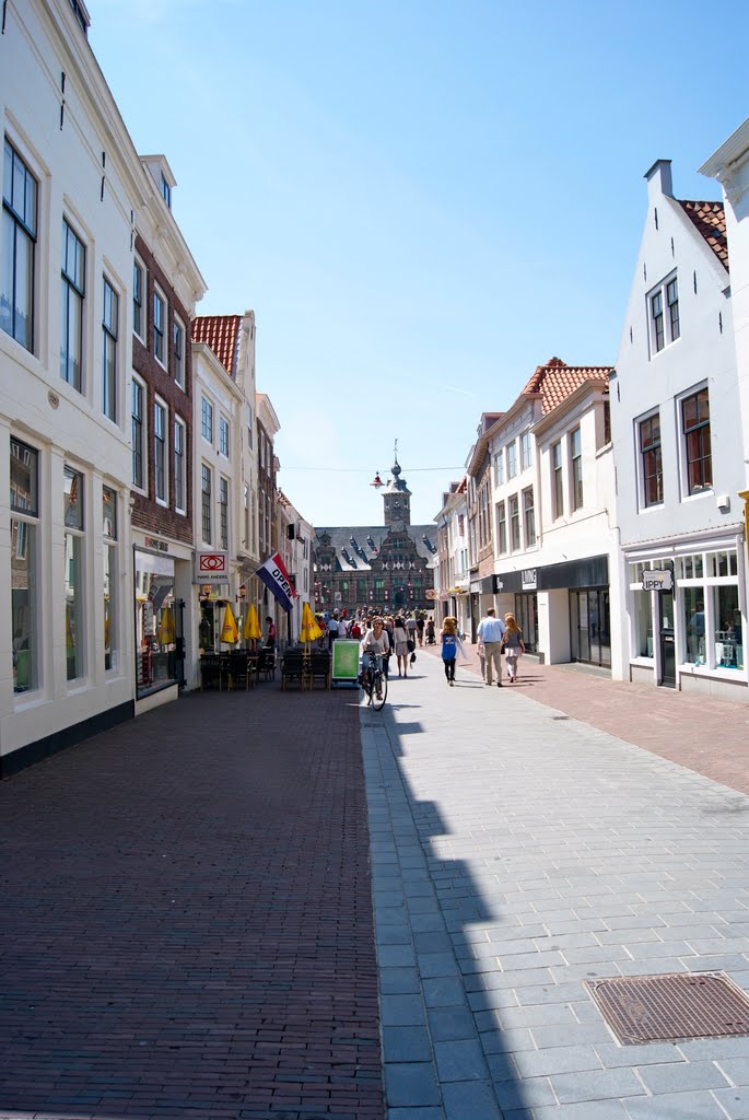 Middelburg, Langeviele, Met zicht op de Kloveniersdoelen by Jan Lalkens