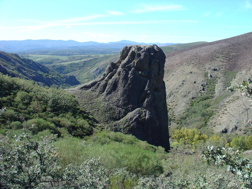 La Peñona de Curueña by www.resthypandorado.…