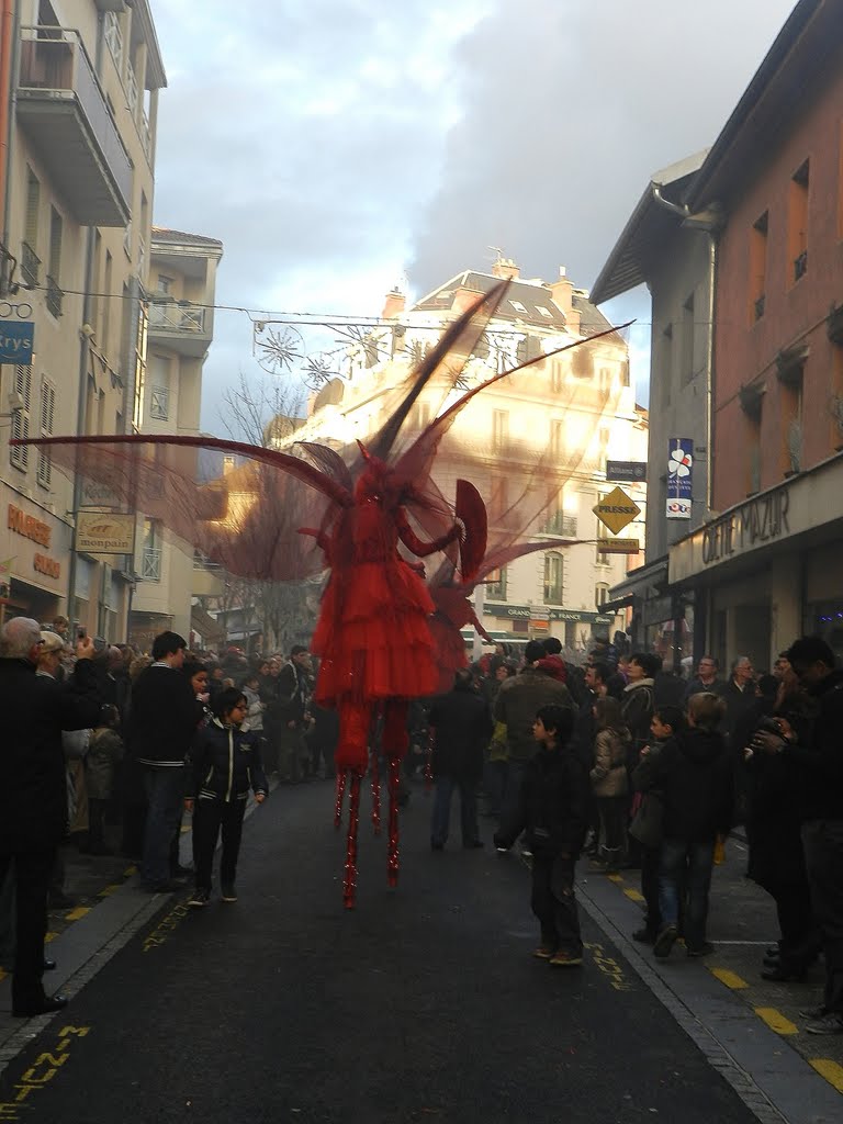 110 artistes envahissent les rues pour la 13ème fête de l'hiver by Monique COLOMBE