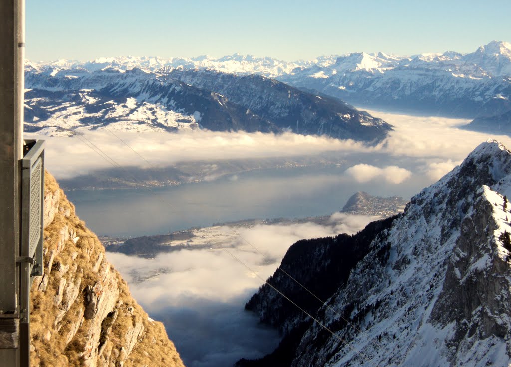 Stockhorn mit Blick auf Thunersee by wiedmer.e