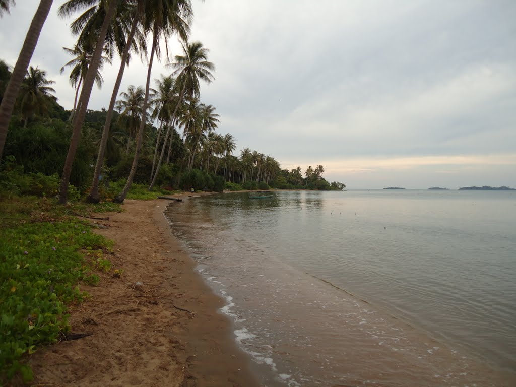 Rabbit island (កោះទន្សាយ) by channe.suy