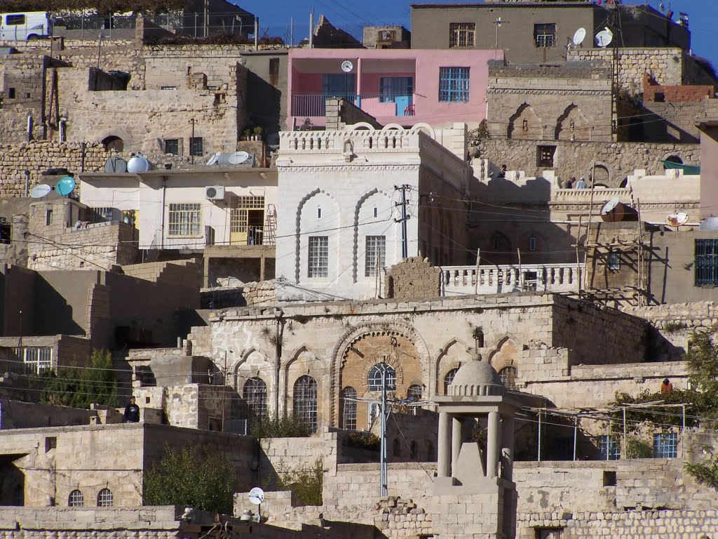 Tarihi Mardin Evleri - Cityscape by Emel Yamanturk