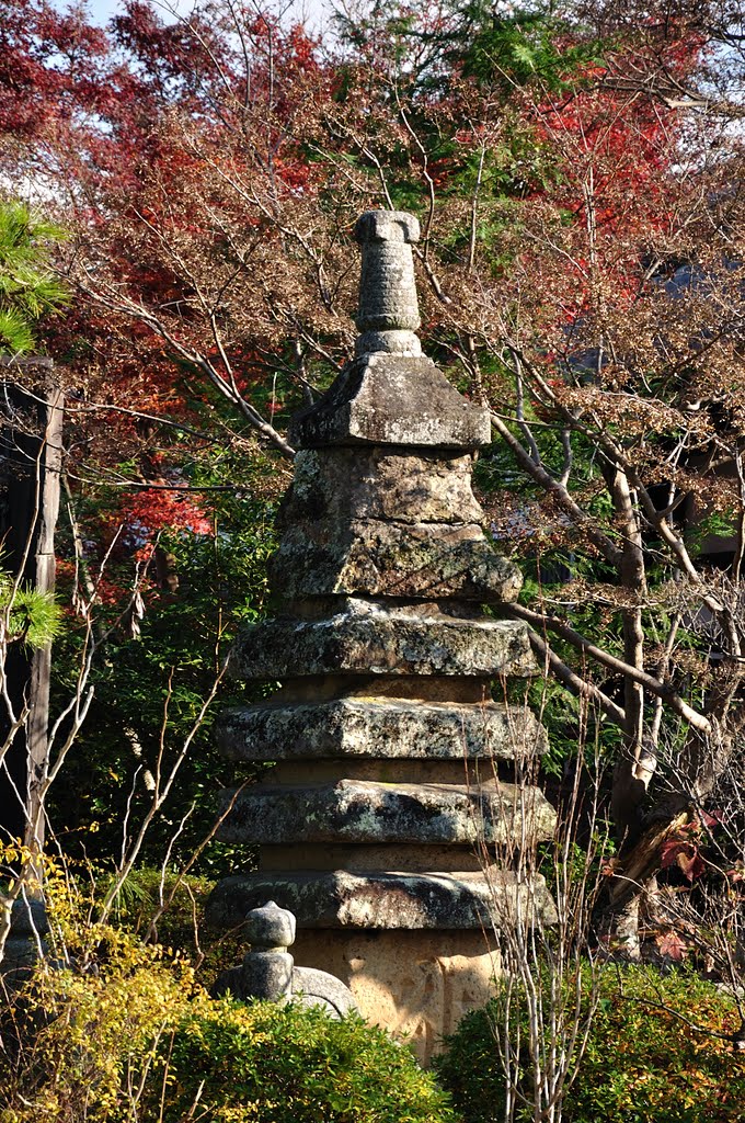 久米寺　石塔 by shinsenkyo