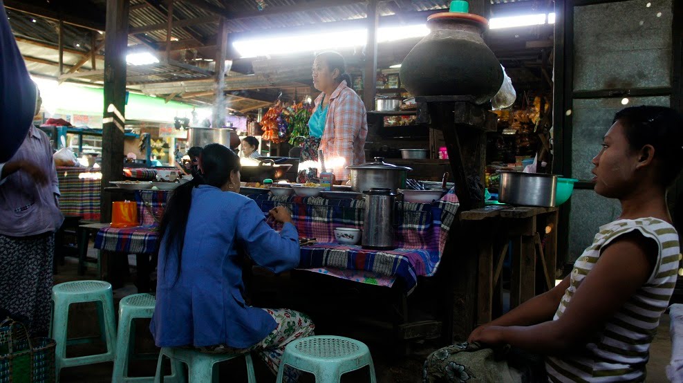 Bagan Market by Paul HART