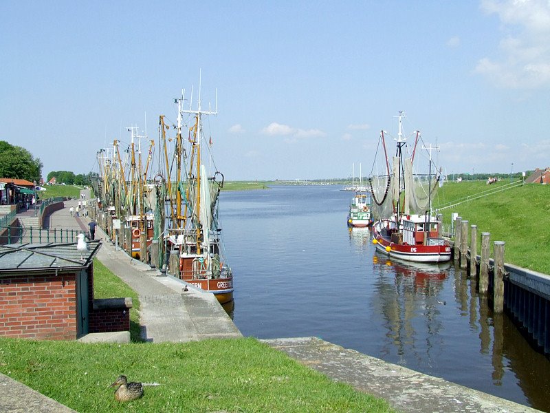 Krummhörn - Greetsiel - Hafen by Rüdiger Maas