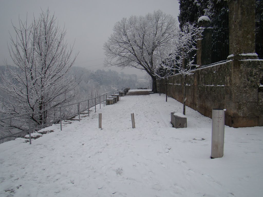 Vistas com neve do Cemitério São Dinis, Vila Real Portuagl by Luís Fontinha