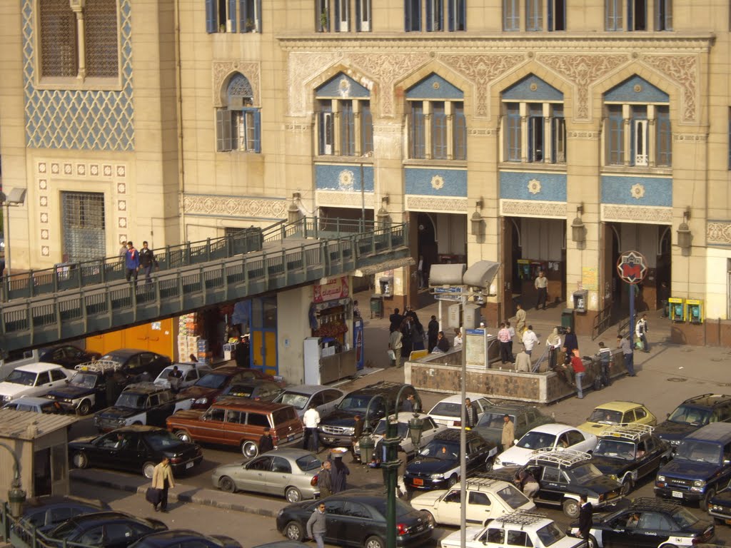 Le Caire, gare Ramses by Pierre Bayart