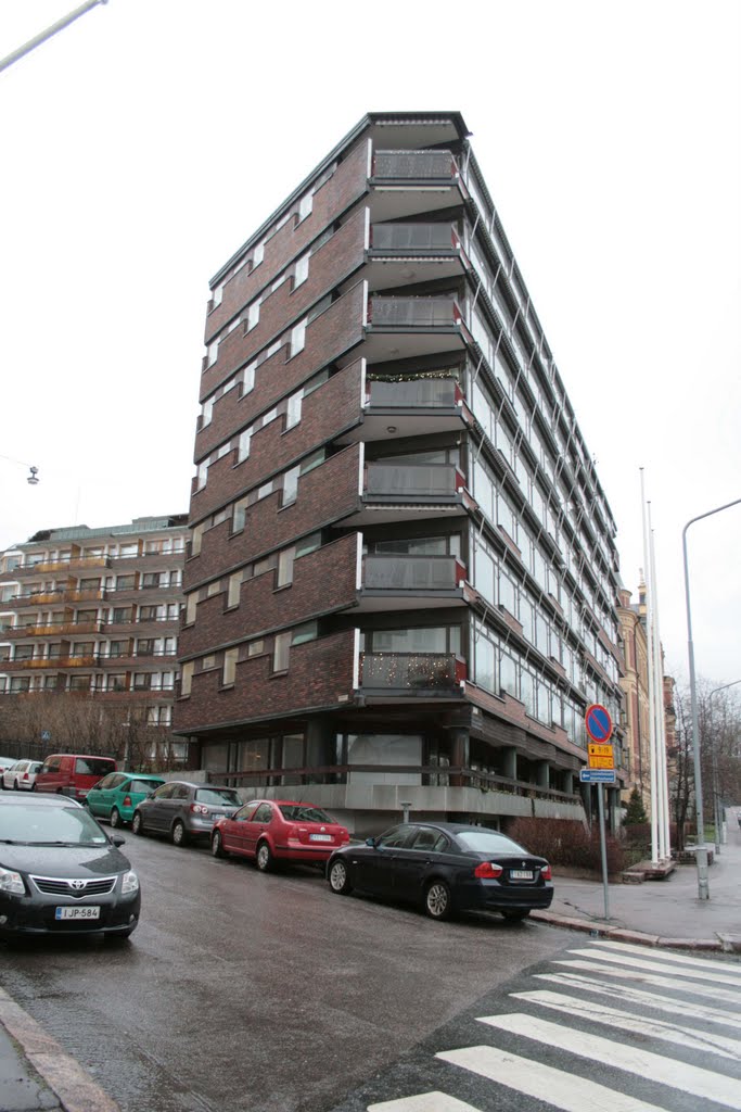 Helsinki, Ullanlinna, Streets Puistokatu And Raatimiehenkatu, 10 December 2011 by Johanan Järvinen