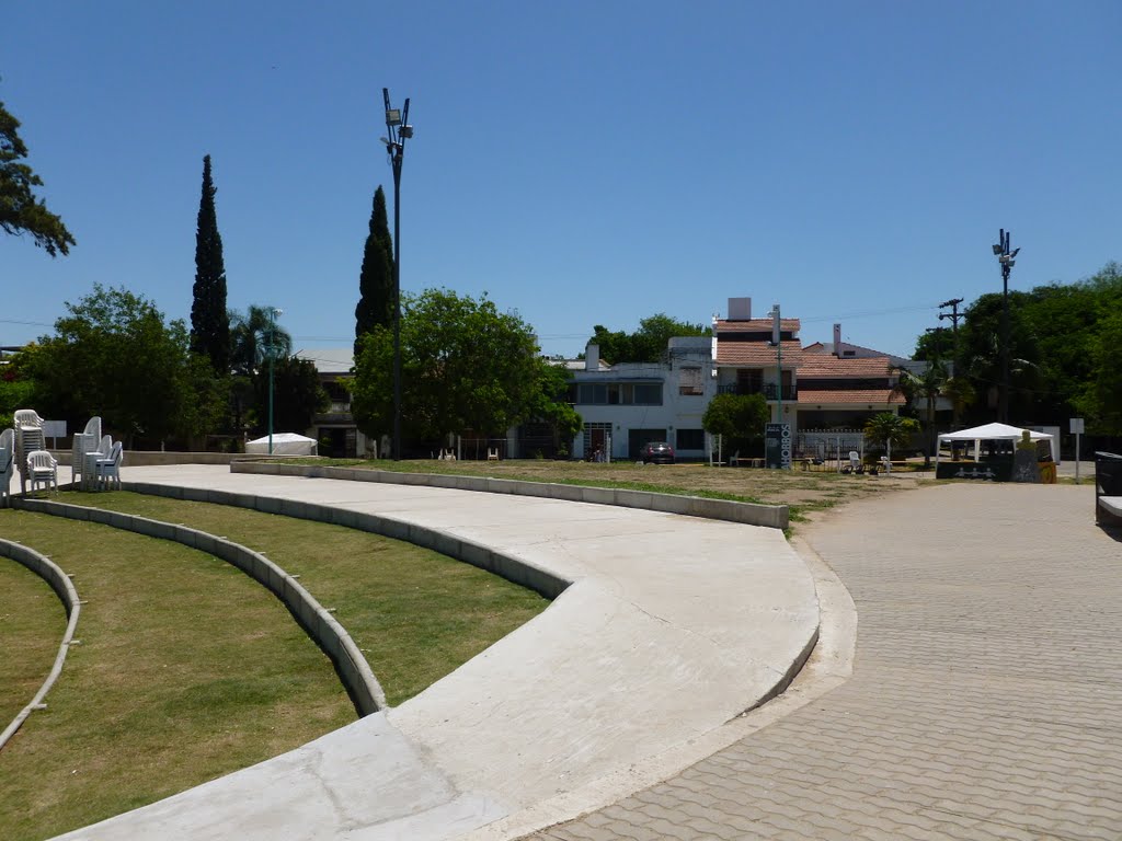 Costanera de Santo Tomé by Leo Lentini