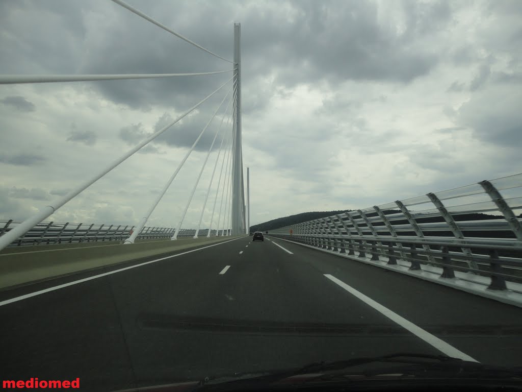 Viaduc de Millau by medioni