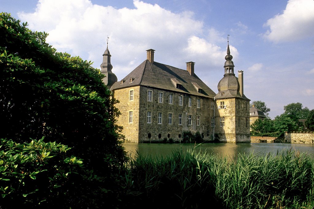 Schloss Lembeck by Fred Henstridge