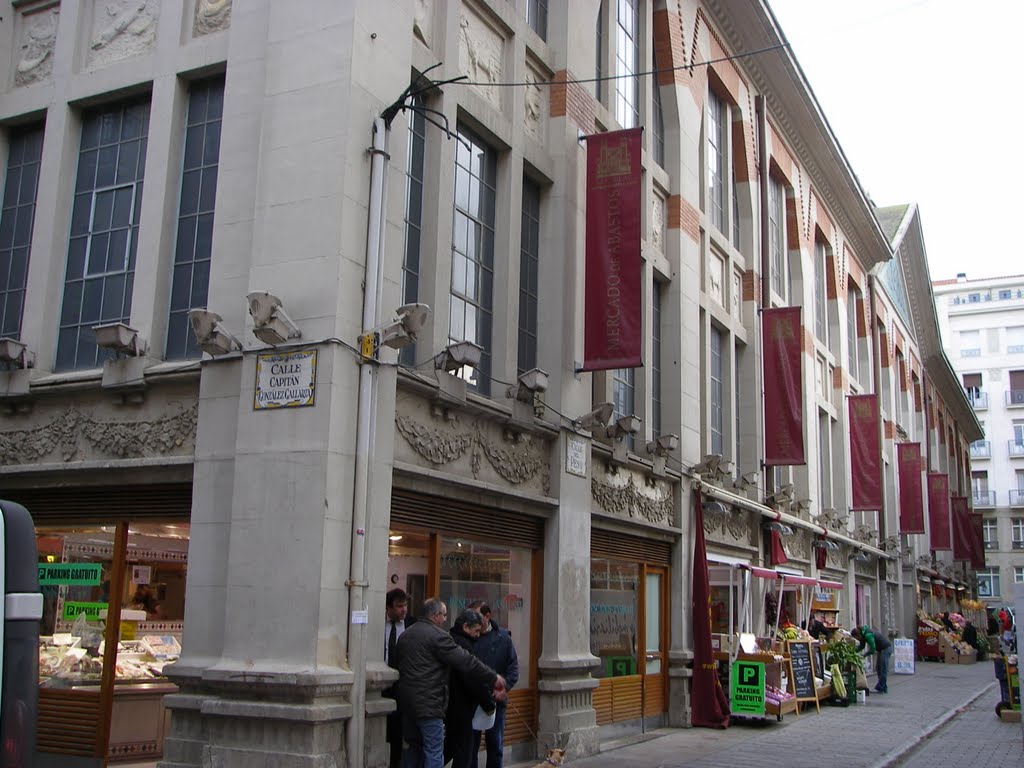 Mercado de San Blas, fachada Sur. by José Ramón Francia S…