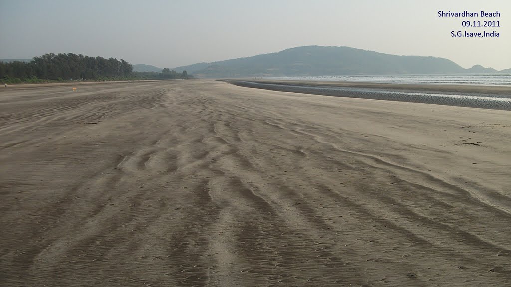 Shrivardhan Beach by Suresh Isave