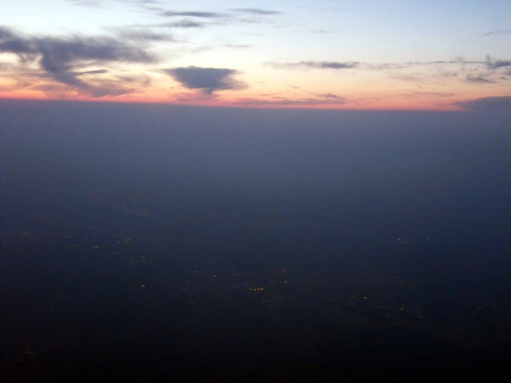 Décollage d'Orly au crépuscule by Matopée