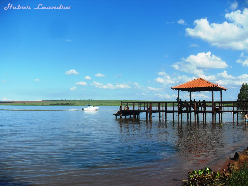 Pousada Oasis-Paranapanema by Heber Leandro