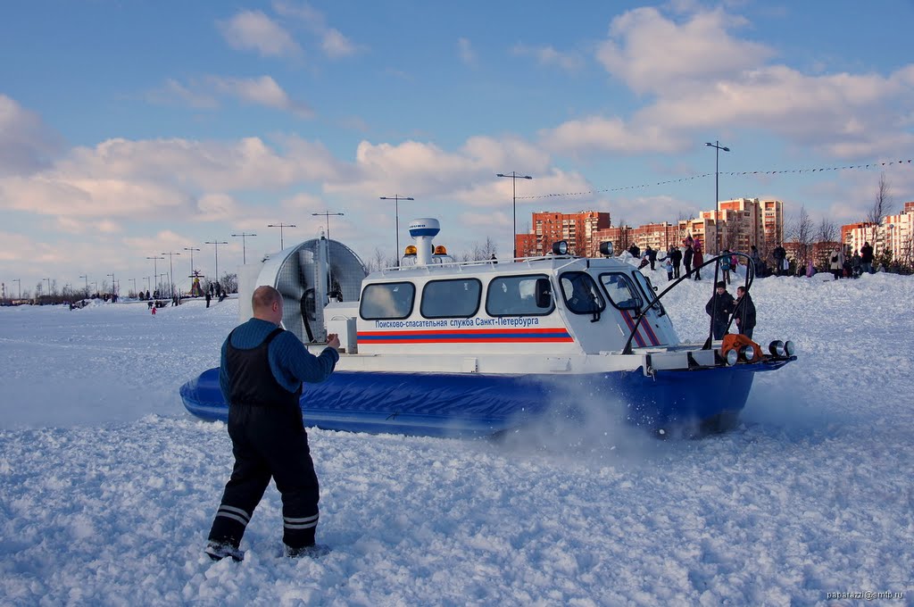 Russia Saint Petersburg by Paparazzi Stas