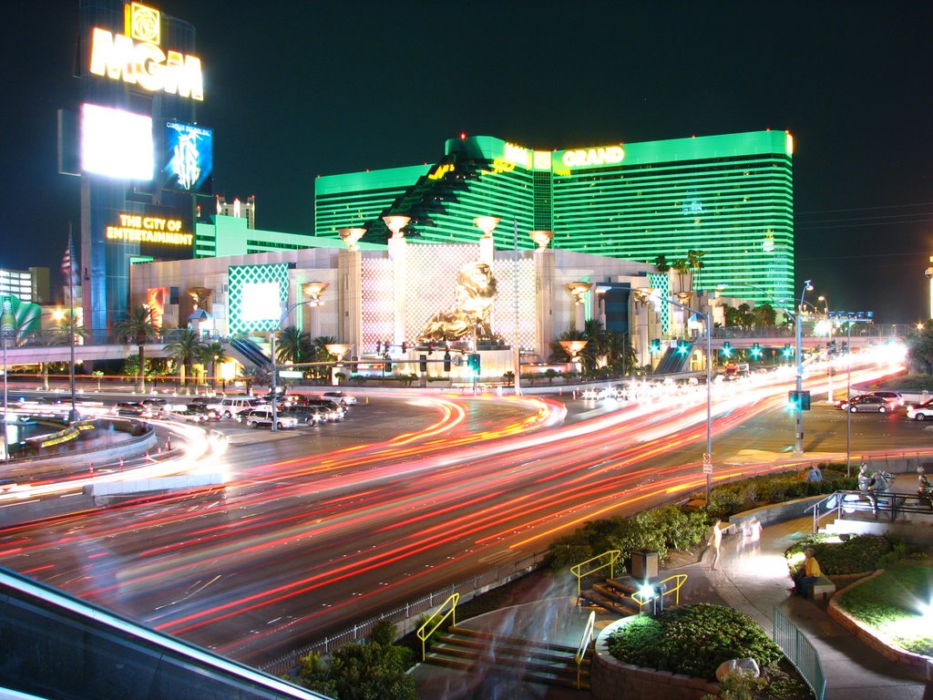 MGM Grand at Night by wopner