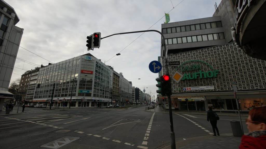 Düsseldorf Graf-Adolf-Straße by Piter Wilde