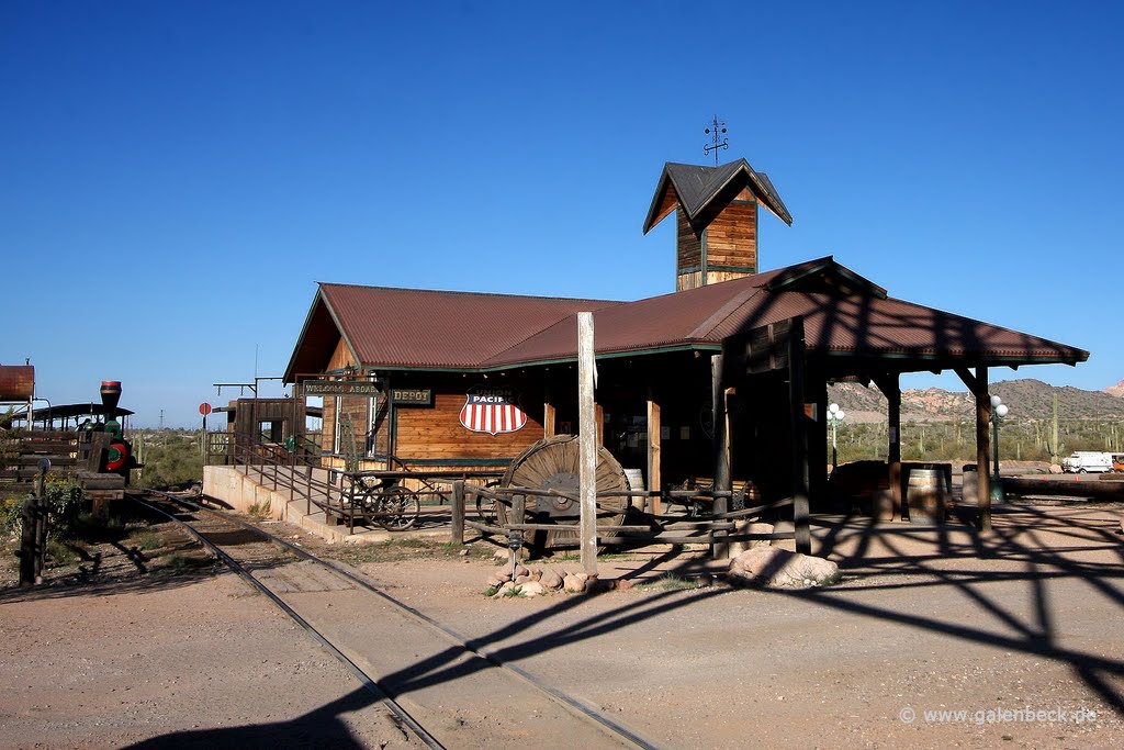 Train station by Thomas Galenbeck