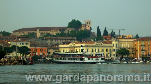 Porto di Desenzano, lago di Garda by gardapanorama.it