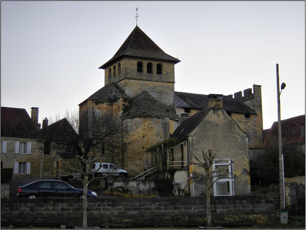 MARQUAY [24] - Vue latérale de l'église. (novembre 2007) by Michel Chanaud (Sarlat)